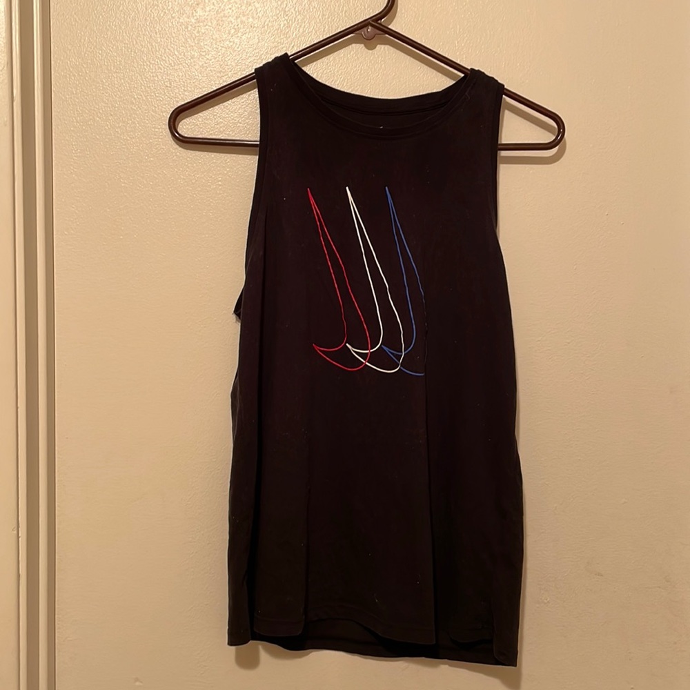 Size Small muscle tee